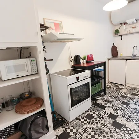 Bel Proche Palais Des Glaces Et Musee Grevin Republique Parigi